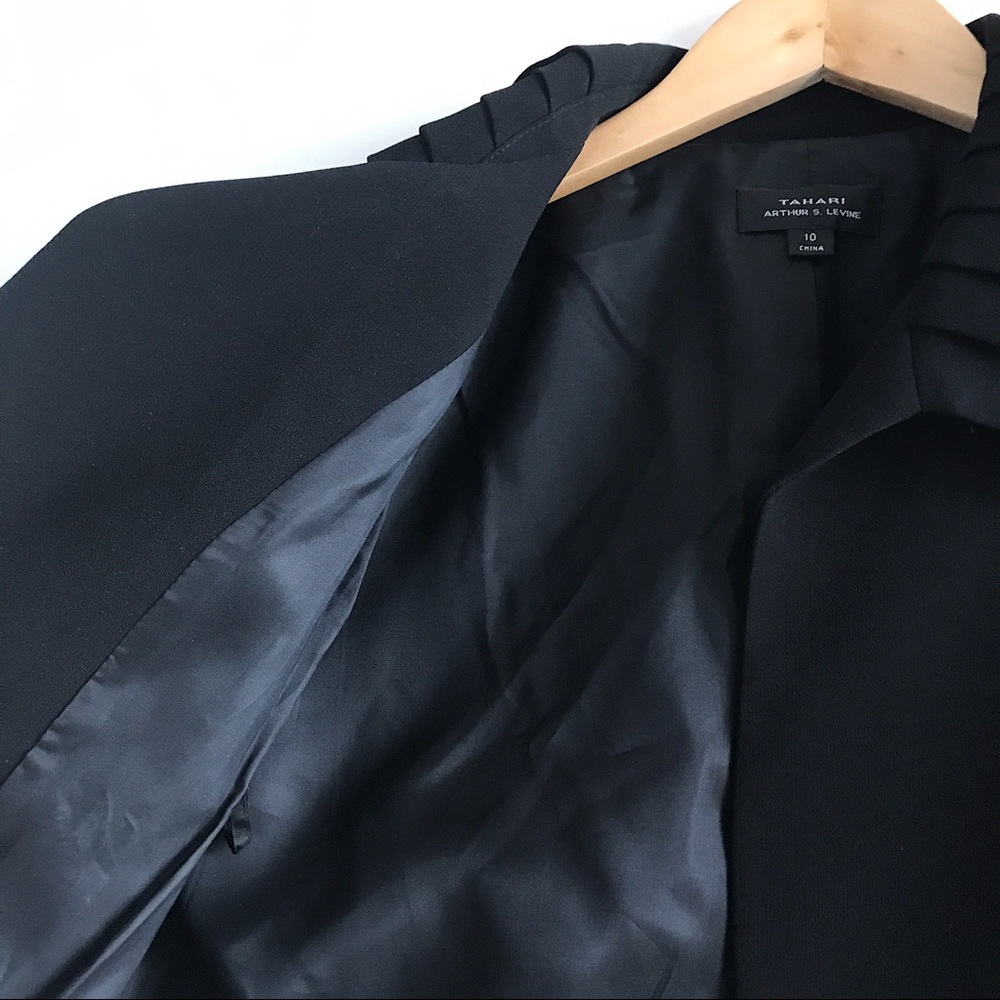 Tahari Cropped Black Blazer - Picture 6 of 8
